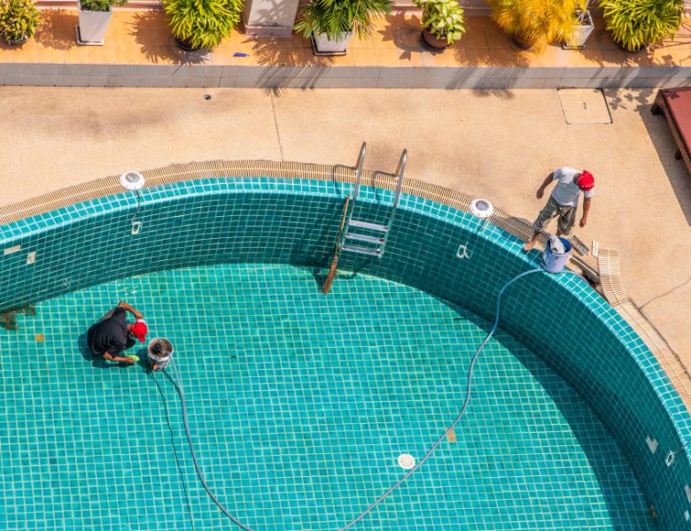 Faire construire sa piscine par des professionnels expérimentés : pourquoi ce choix change tout